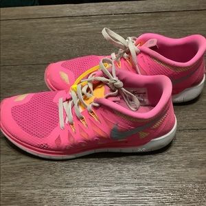 NIKE Free 5.0 girls running shoes.  Size 7Y